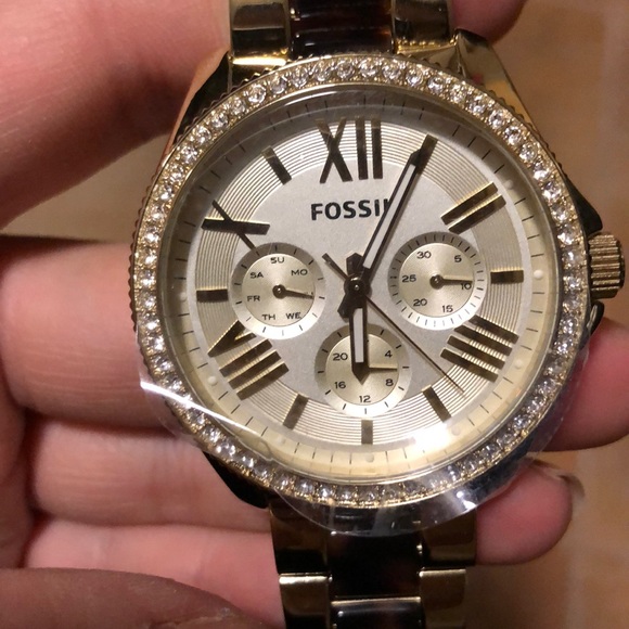 Fossil Women’s Watch - Picture 2 of 3